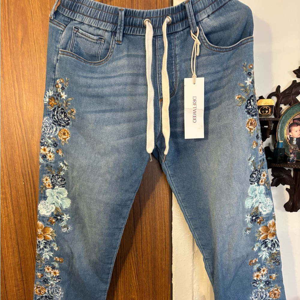 Driftwood+Free People Denim Embroidered Ladies Tapered Leg Joggers Size M new